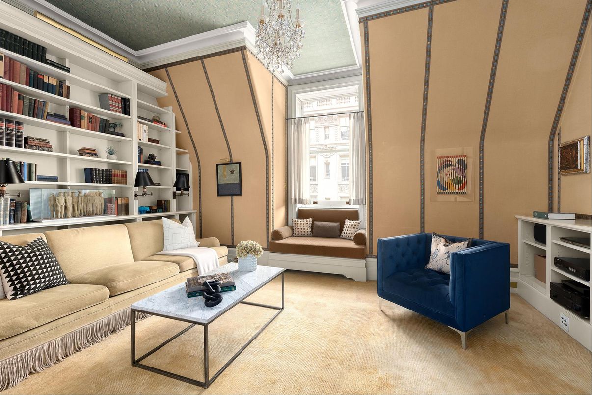 Chandelier, Interior, Living room