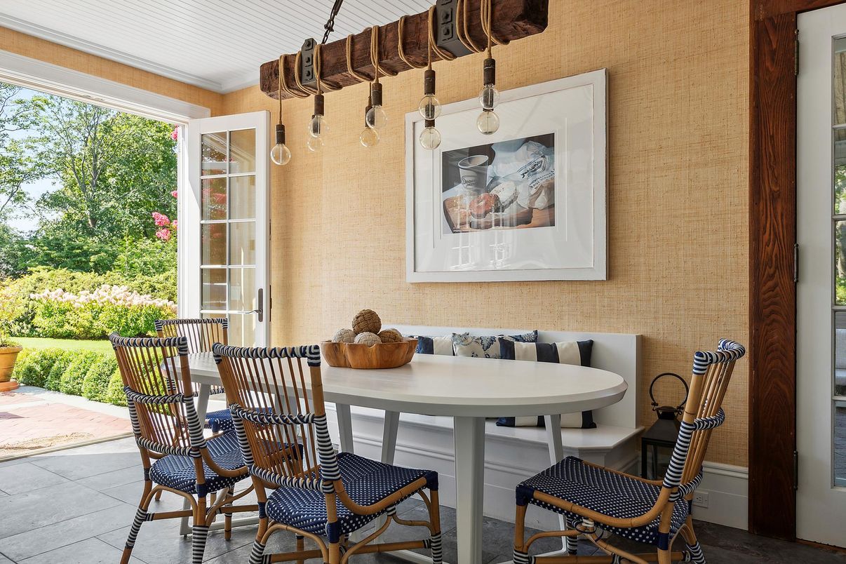 Dining room, Interior