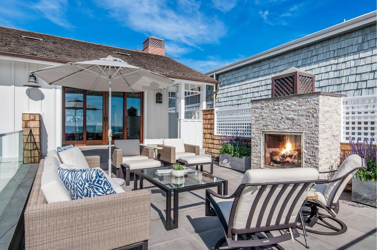 Exterior, Fireplace