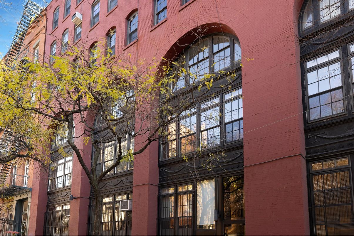 Exterior, Facade, Rowhouse