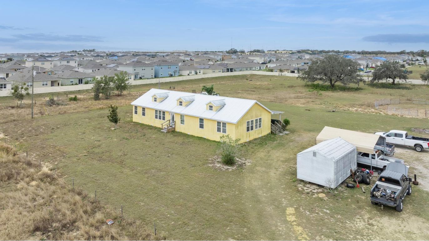 Exterior, Drone