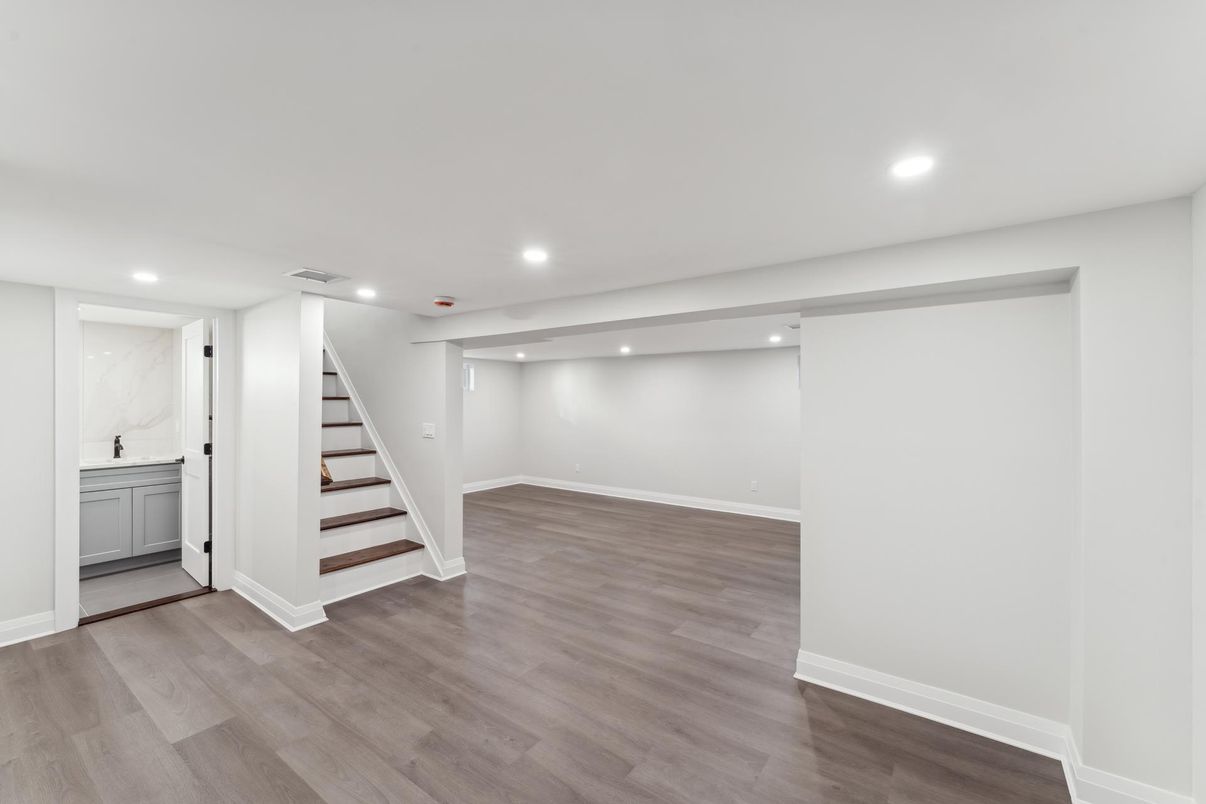 Empty room, Interior, Marble Walls, Recessed Lighting, Wood Texture Flooring