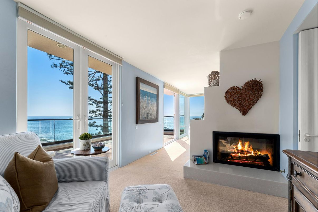 Fireplace, Interior, Water