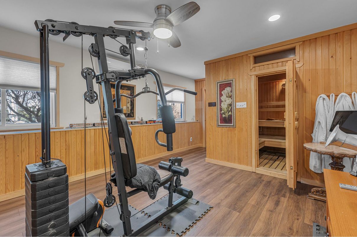 Fitness Equipment, Interior, Recessed Lighting, Sauna Room