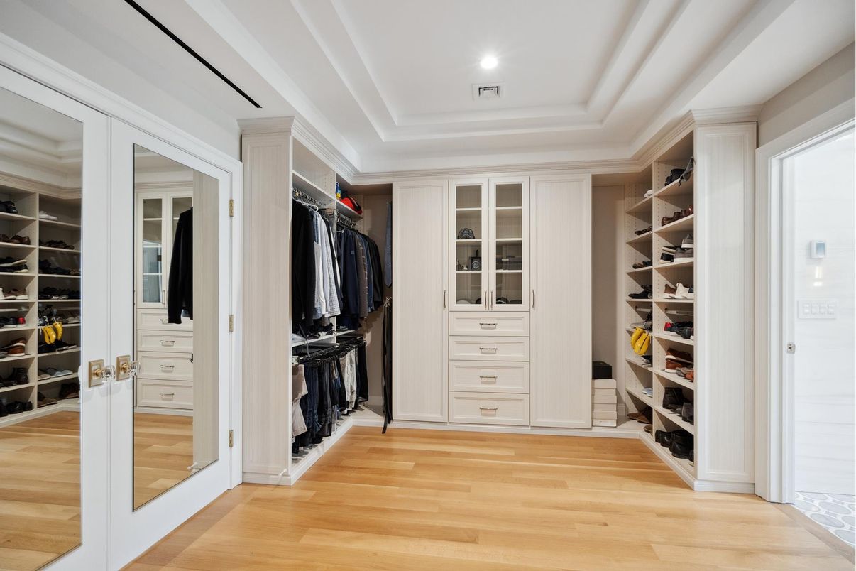 Interior, Recessed Lighting, Walk-in Closets, Wood Texture Flooring