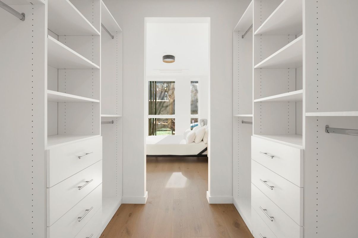 Interior, Walk-in Closets, Wood Texture Flooring