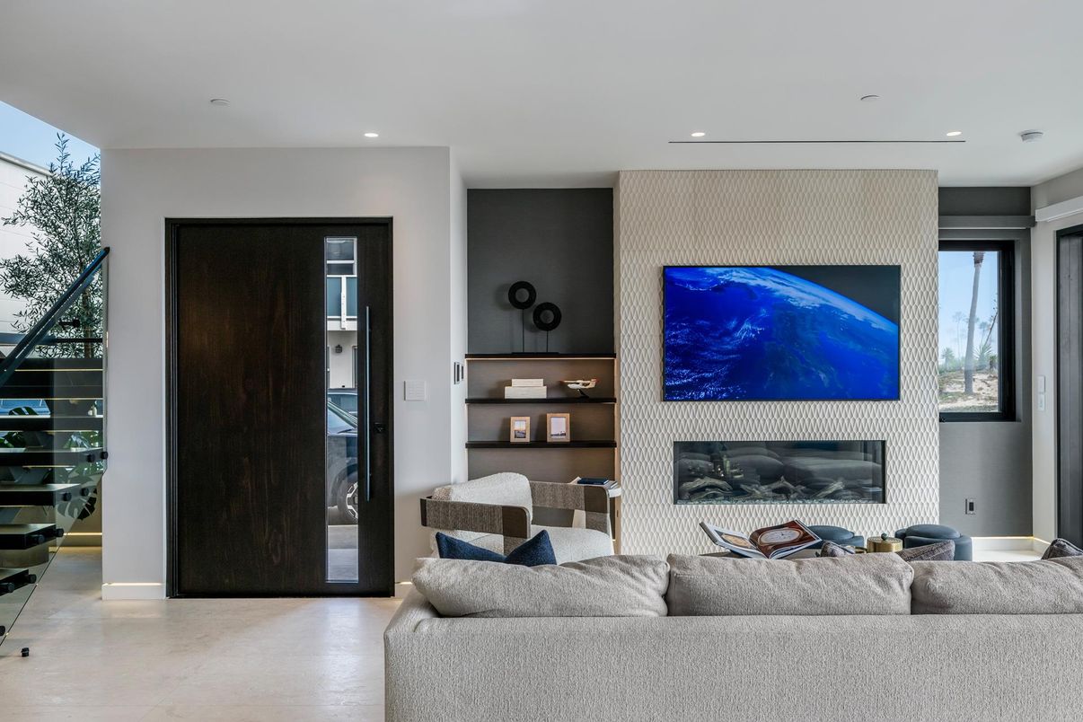Fireplace, Interior, Living room, Recessed Lighting