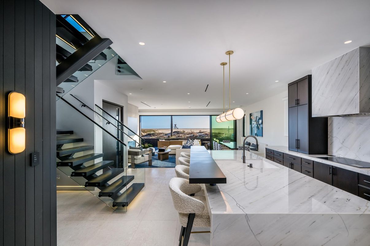 Interior, Kitchen, Living room, Marble Walls, Pendant Lights, Recessed Lighting
