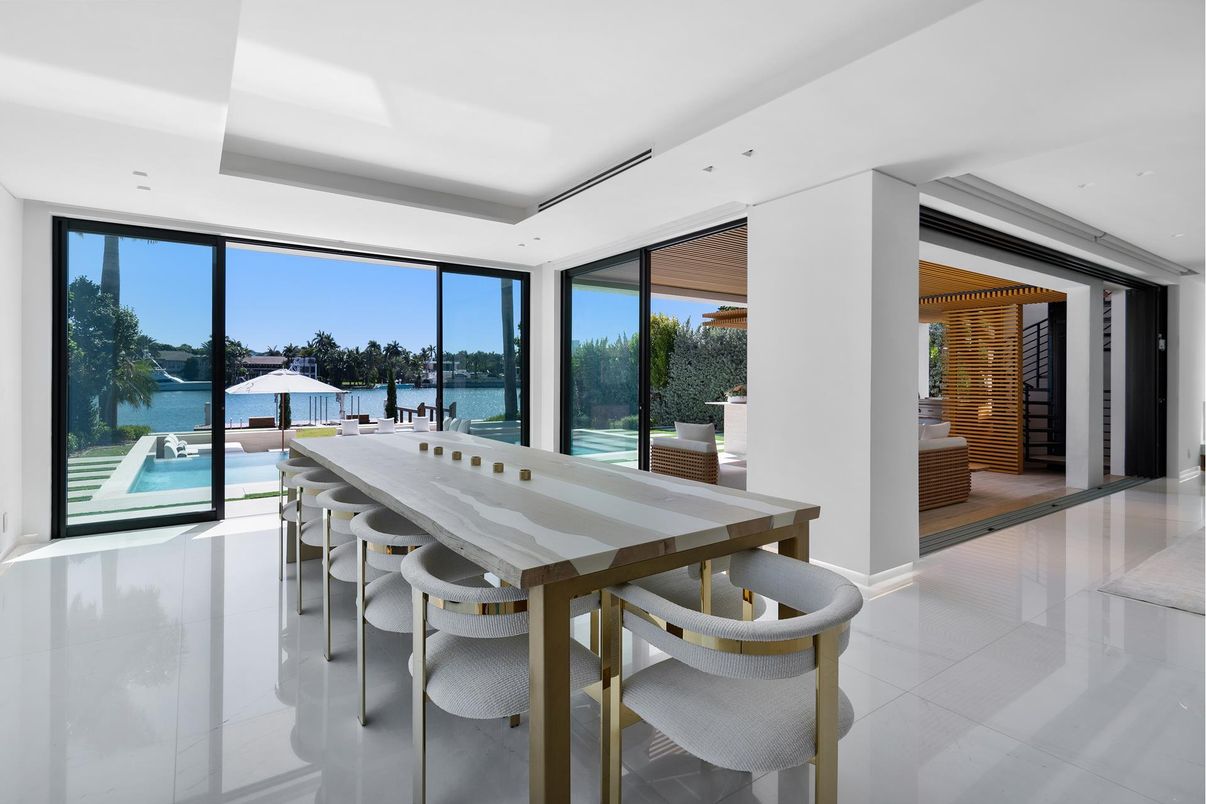 Dining room, Interior, Recessed Lighting, Water