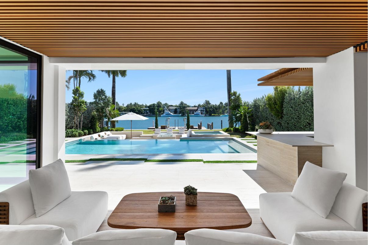 Exterior, Pool, Water