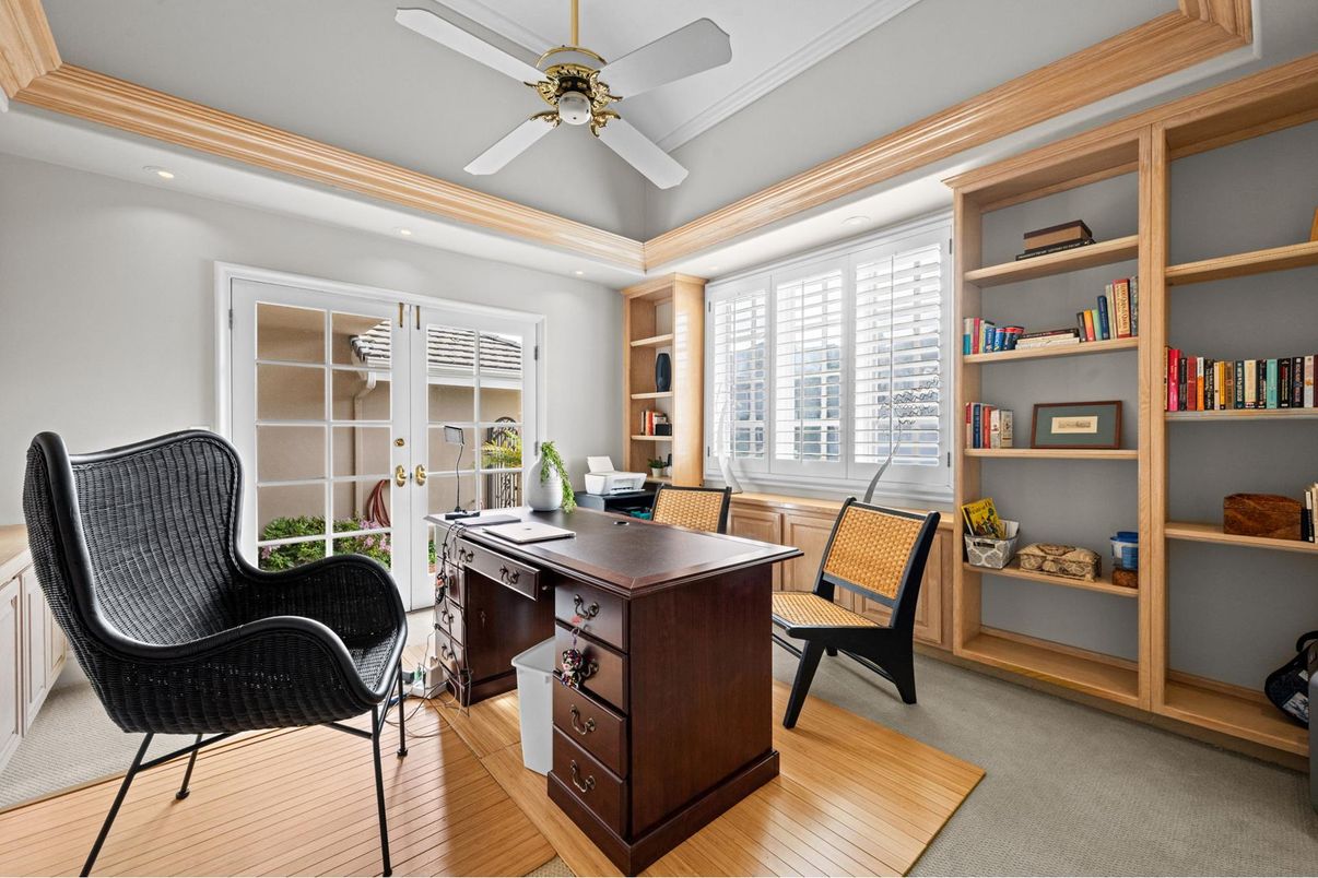 Home Office, Interior, Recessed Lighting, Wood Texture Flooring