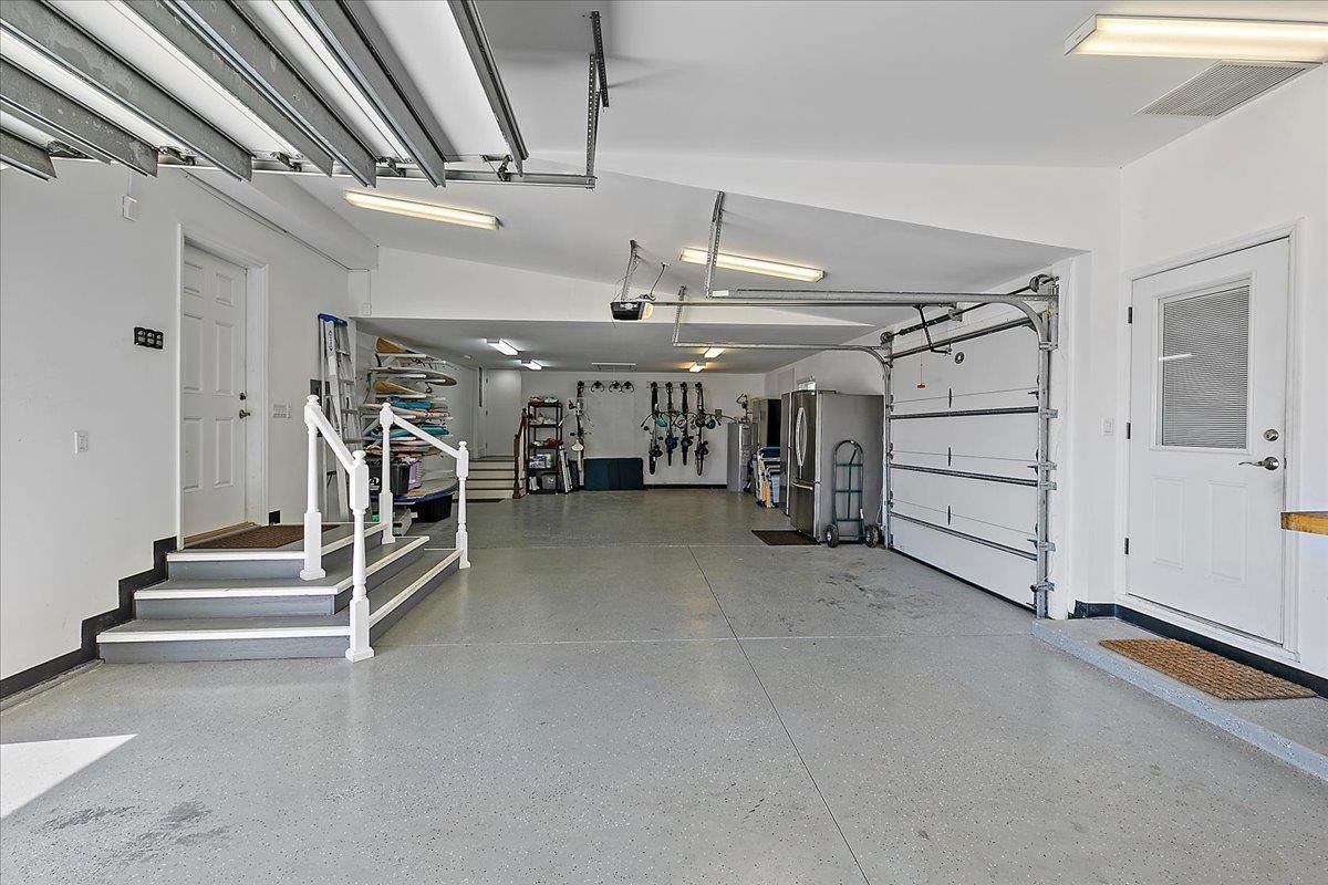 Garage, Interior