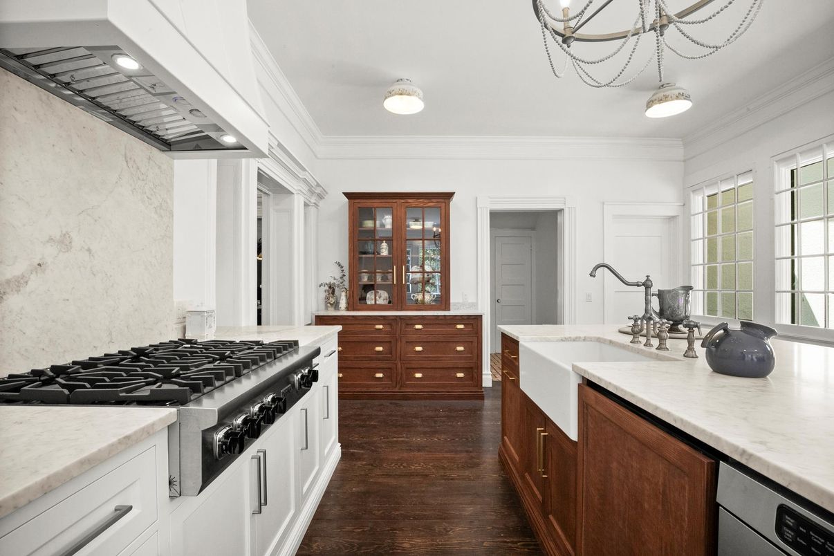 Interior, Kitchen, Pendant Lights, Wood Texture Flooring
