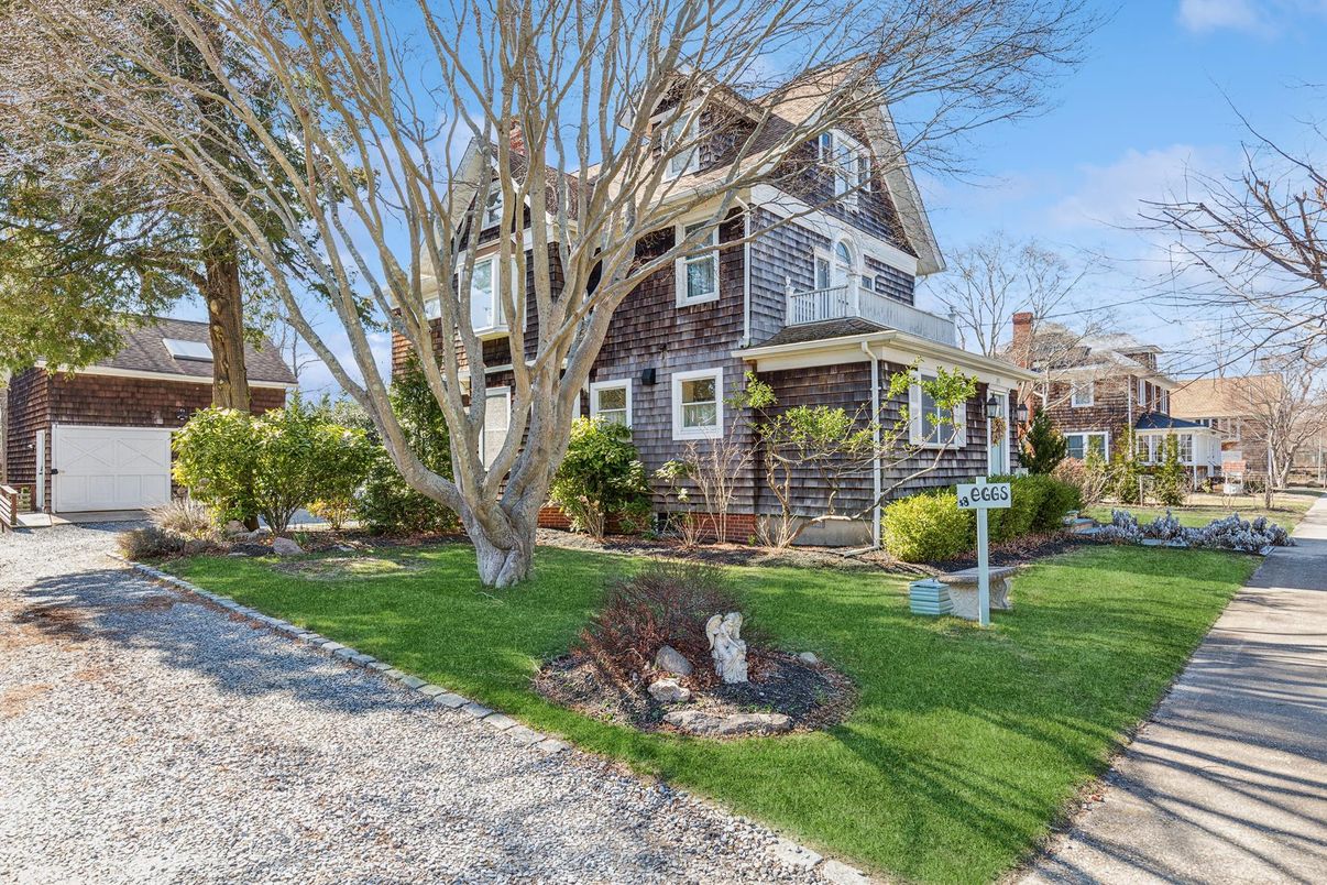 Backyard, Exterior, Facade, Brick Facade, Queen Anne Victorian