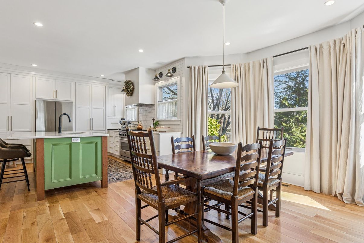 Dining room, Interior, Kitchen, Pendant Lights, Recessed Lighting, Stainless Steel Appliances, Wood Texture Flooring