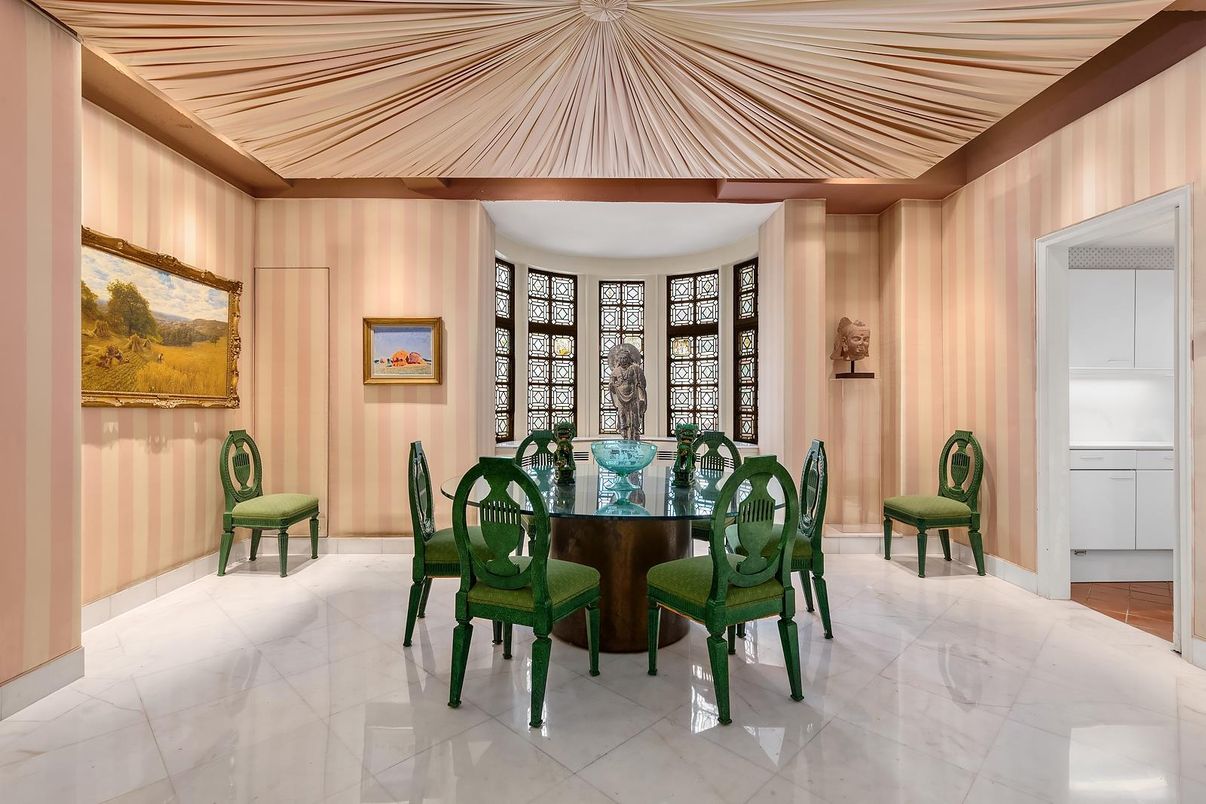 Dining room, Interior