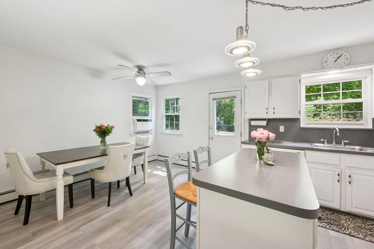 Dining room, Interior, Kitchen, Pendant Lights, Wood Texture Flooring