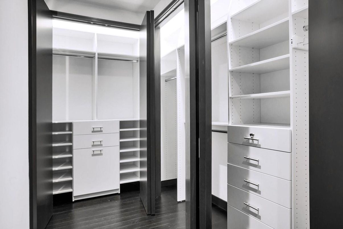 Interior, Walk-in Closets, Wood Texture Flooring