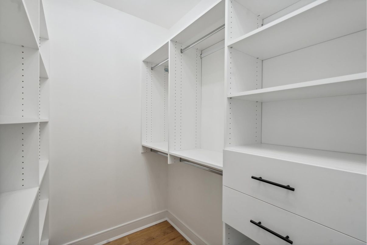 Interior, Walk-in Closets, Wood Texture Flooring