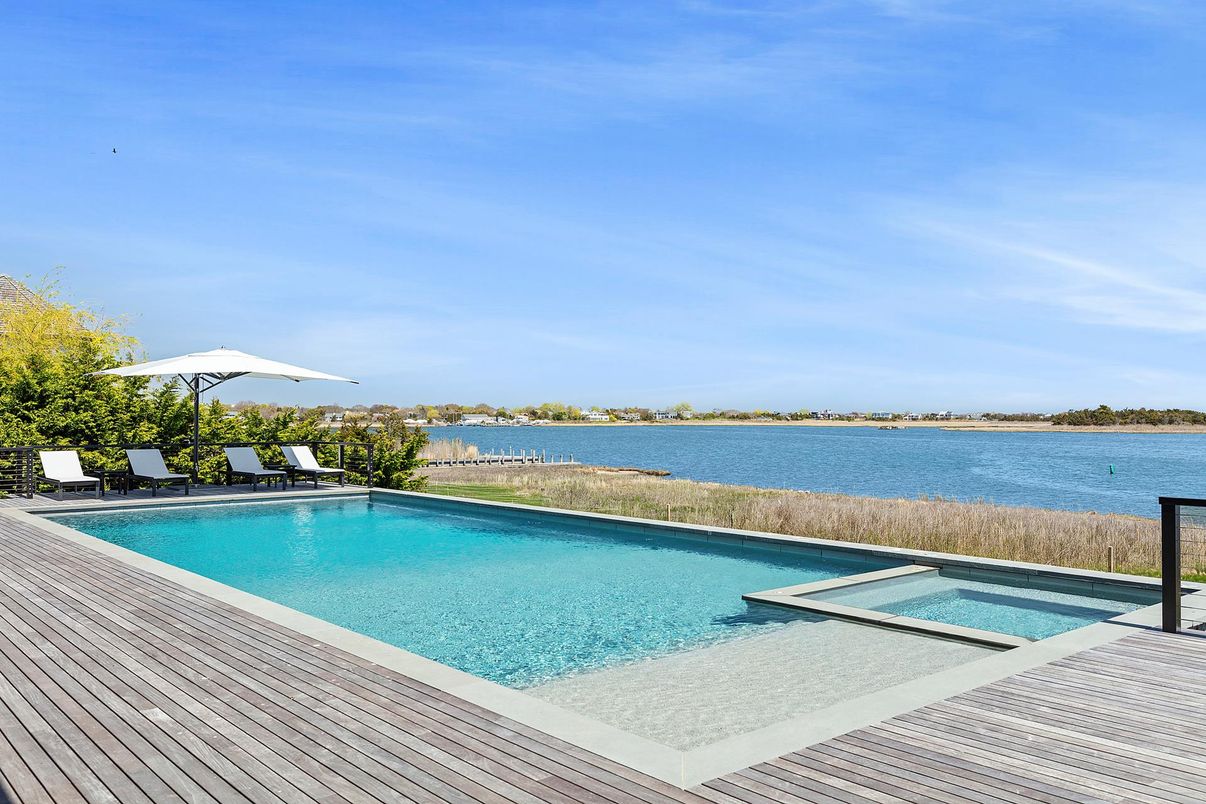 Exterior, Pool, Water