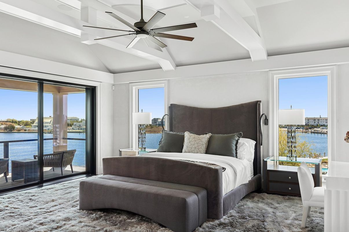 Bedroom, Interior, Water