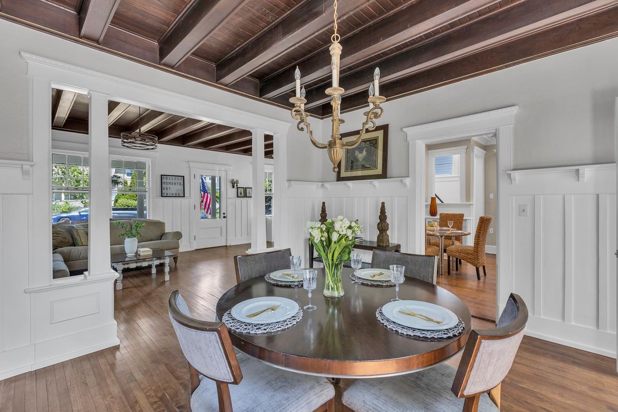 Chandelier, Dining room, Interior, Pendant Lights, Wooden Beams, Wooden Ceilings, Wood Texture Flooring