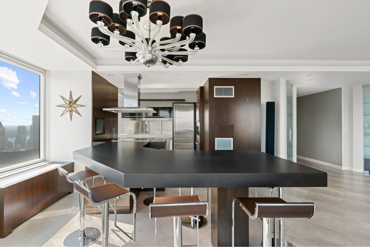 Chandelier, Dining room, Interior, Kitchen, Recessed Lighting, Stainless Steel Appliances