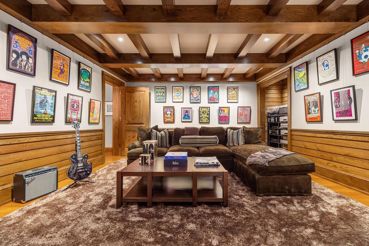 Interior, Living room, Recessed Lighting, Wooden Beams, Wooden Walls