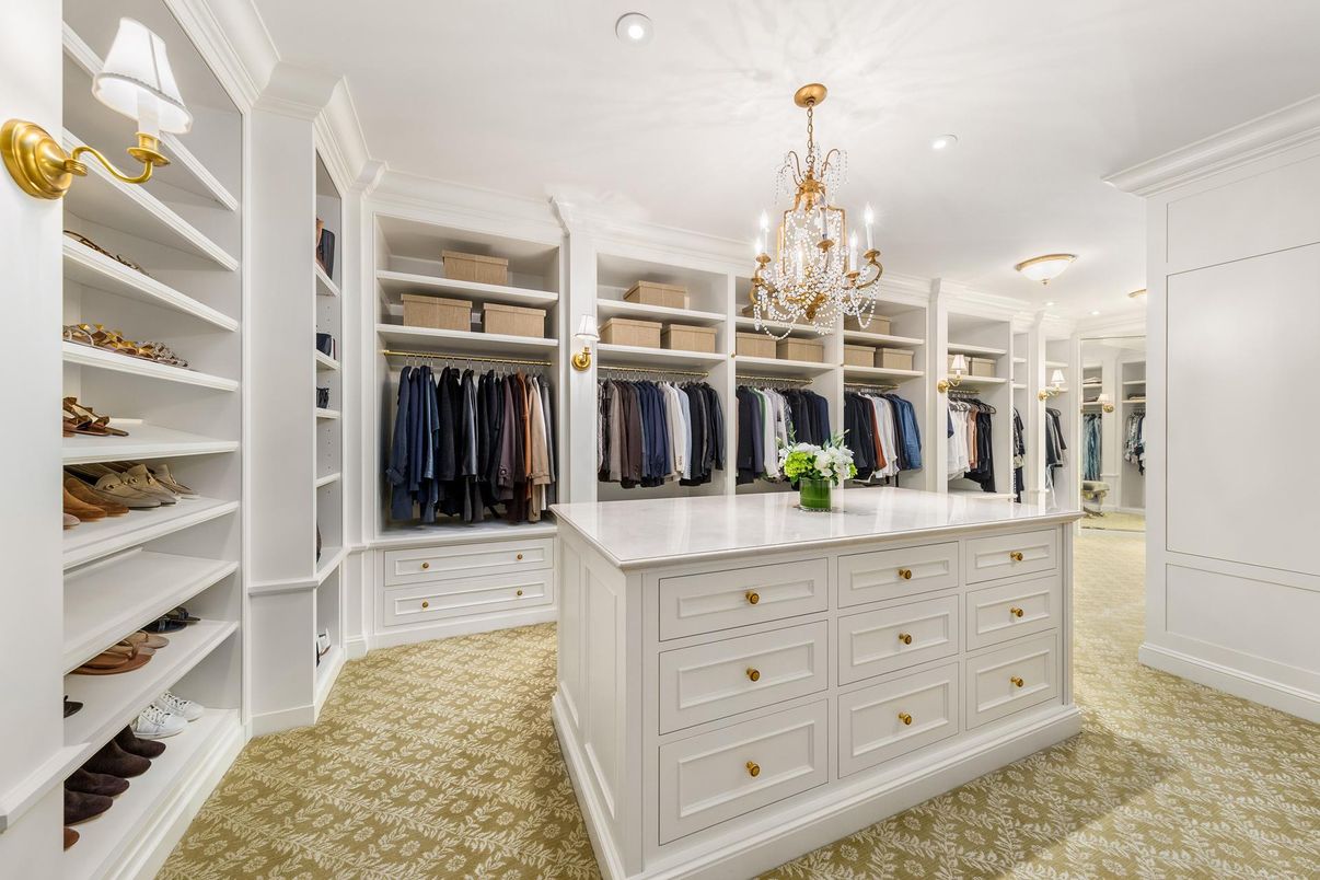 Chandelier, Interior, Recessed Lighting, Walk-in Closets