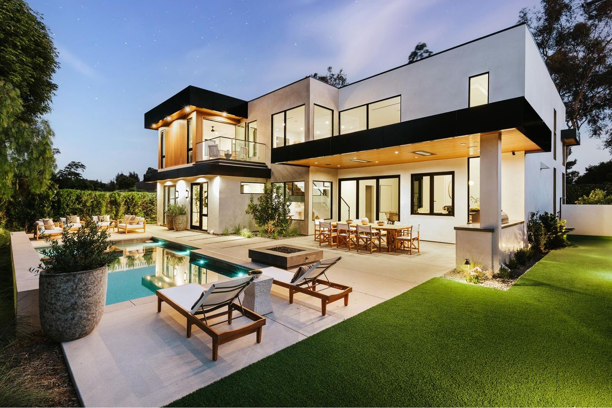 Backyard, Exterior, Pool
