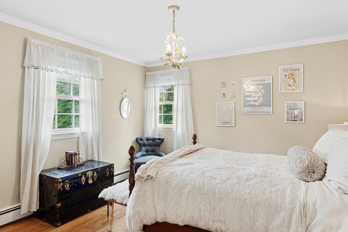 Bedroom, Interior, Pendant Lights, Wood Texture Flooring