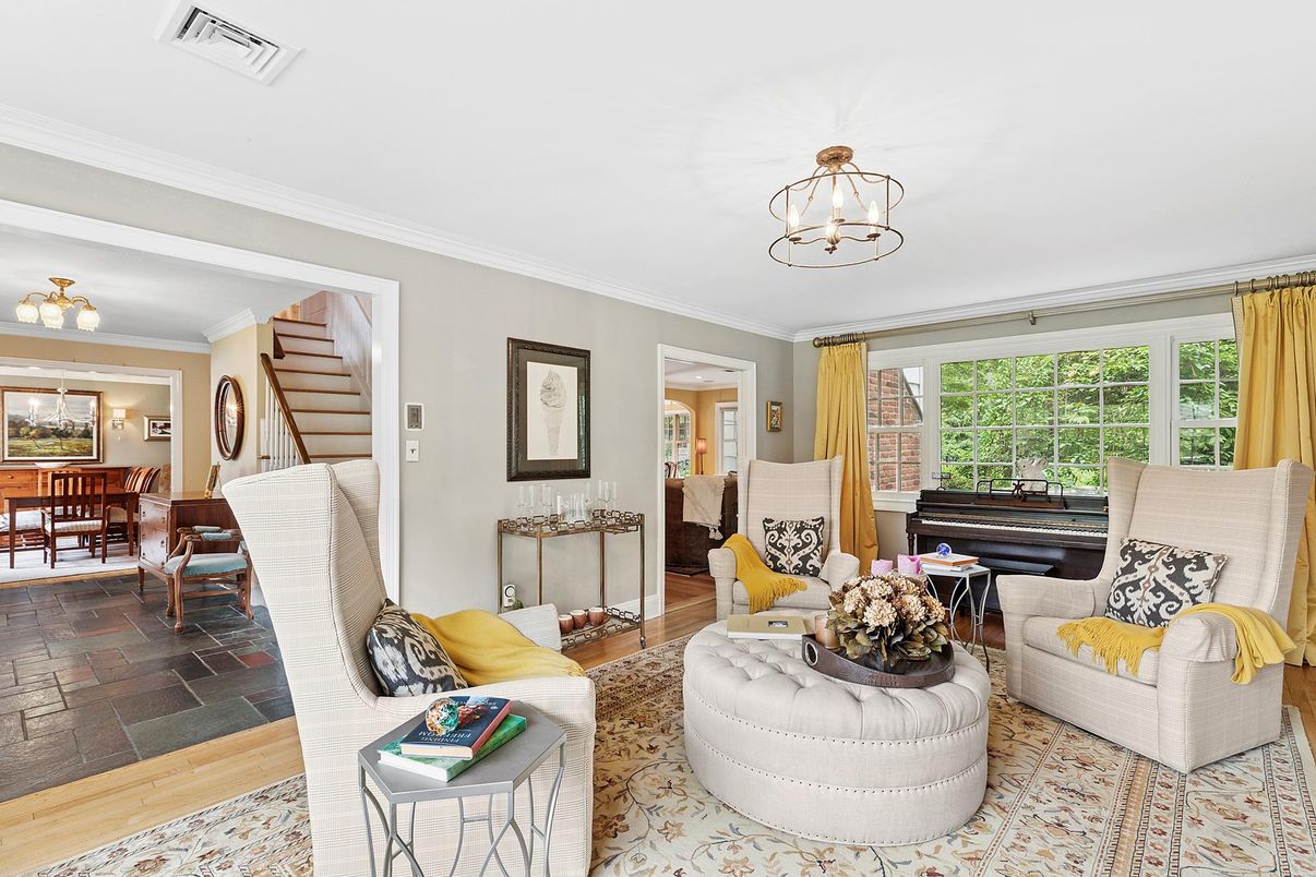 Dining room, Interior, Living room, Pendant Lights, Piano