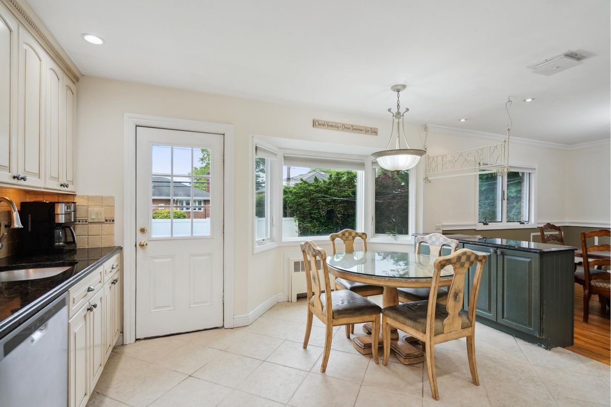 Dining room, Interior, Kitchen, Pendant Lights, Recessed Lighting