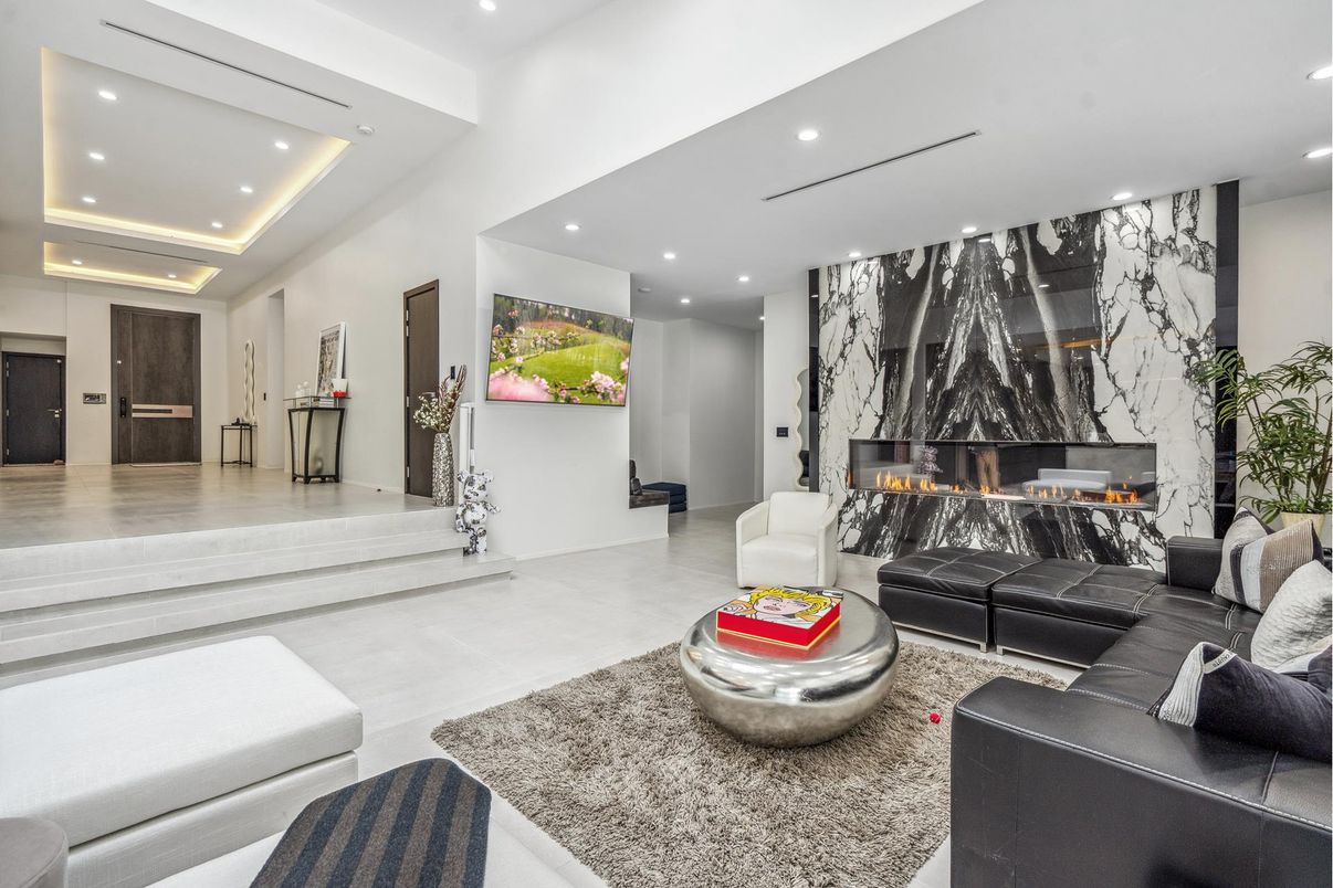 Fireplace, Interior, Living room, Marble Walls, Recessed Lighting