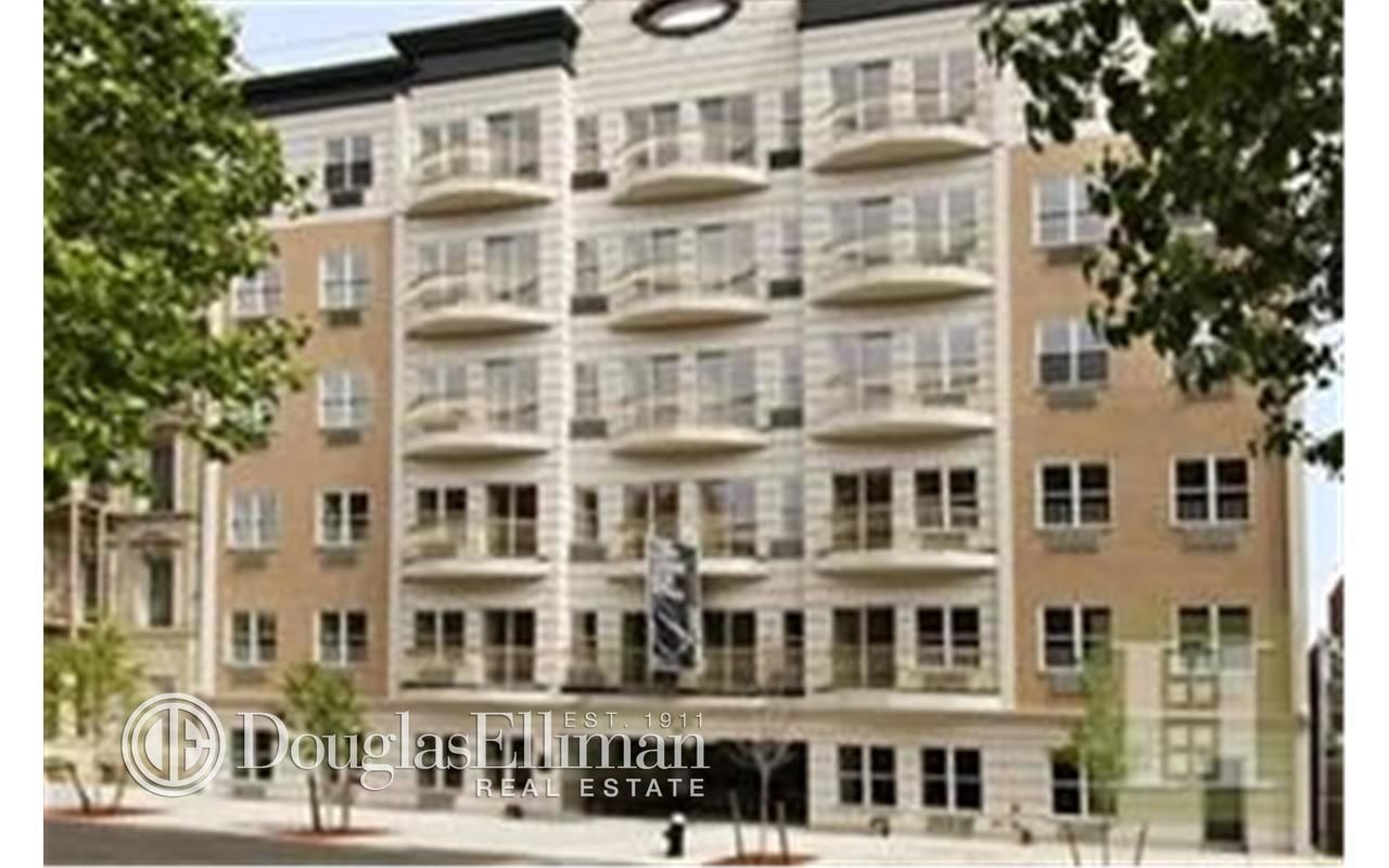 Exterior, Facade, Condo Building