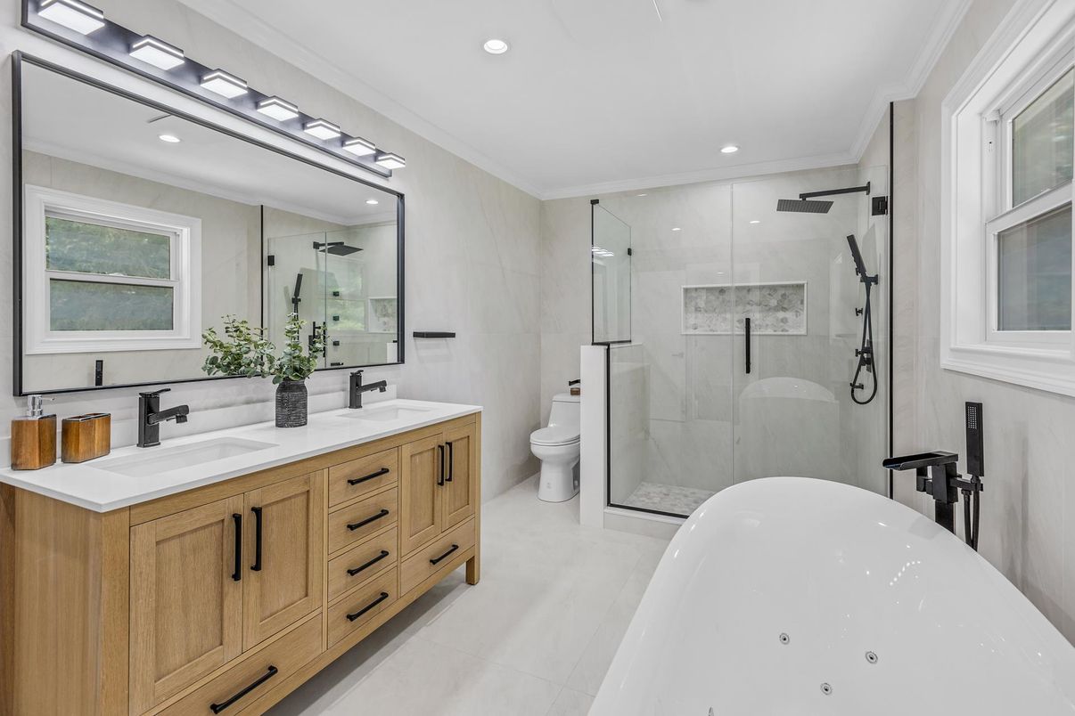 Bathroom, Dual Sink Vanities, Free Standing Baths, Glass Shower, Interior, Recessed Lighting