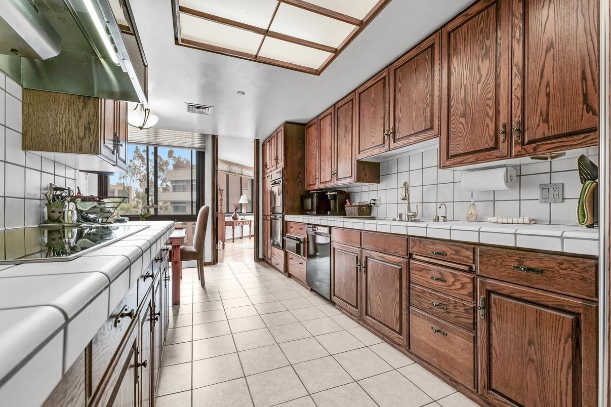 Dining room, Interior, Kitchen, Tile Countertops