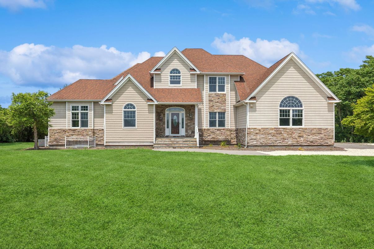 Backyard, Exterior, Facade, Farmhouse