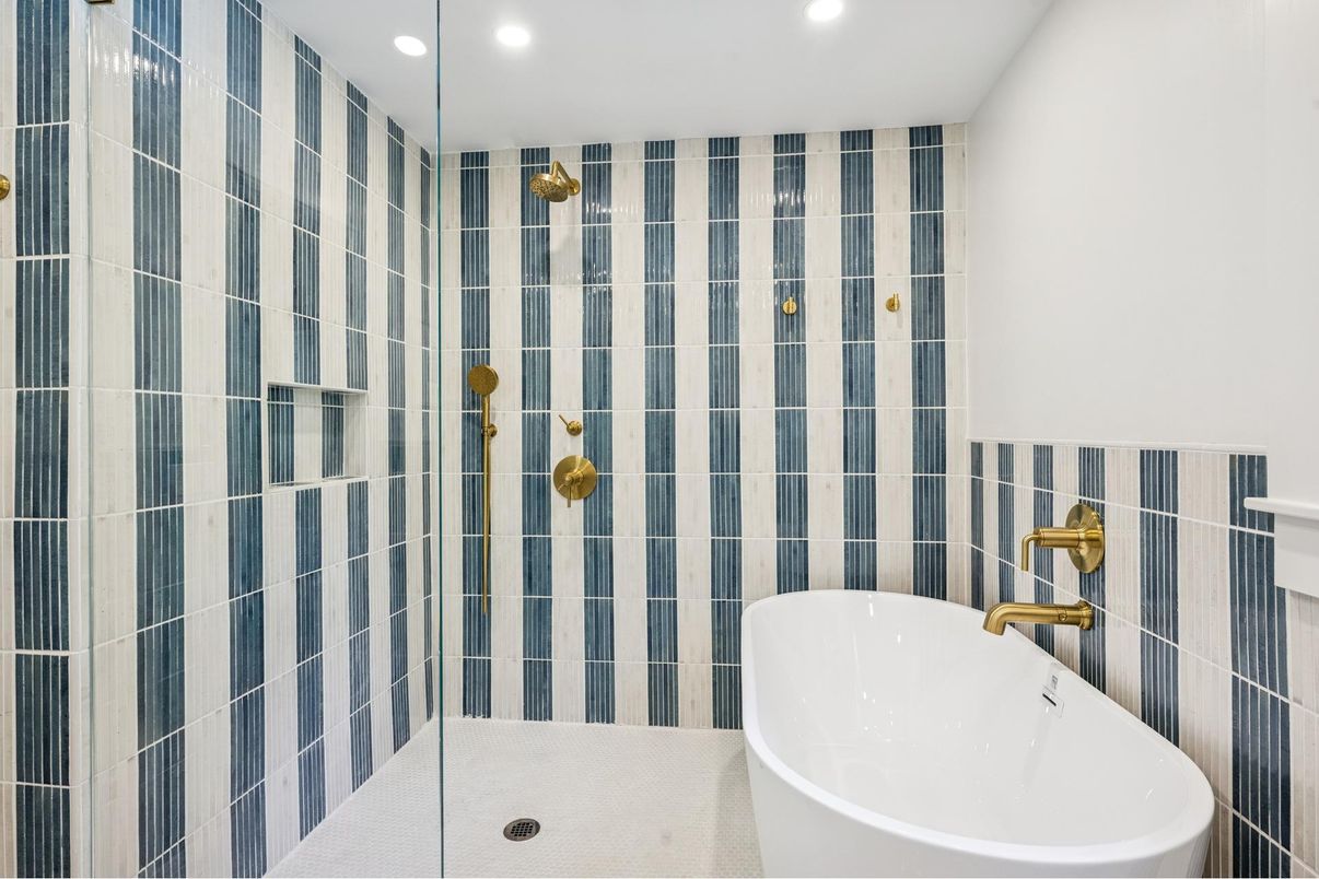 Bathroom, Free Standing Baths, Interior, Recessed Lighting