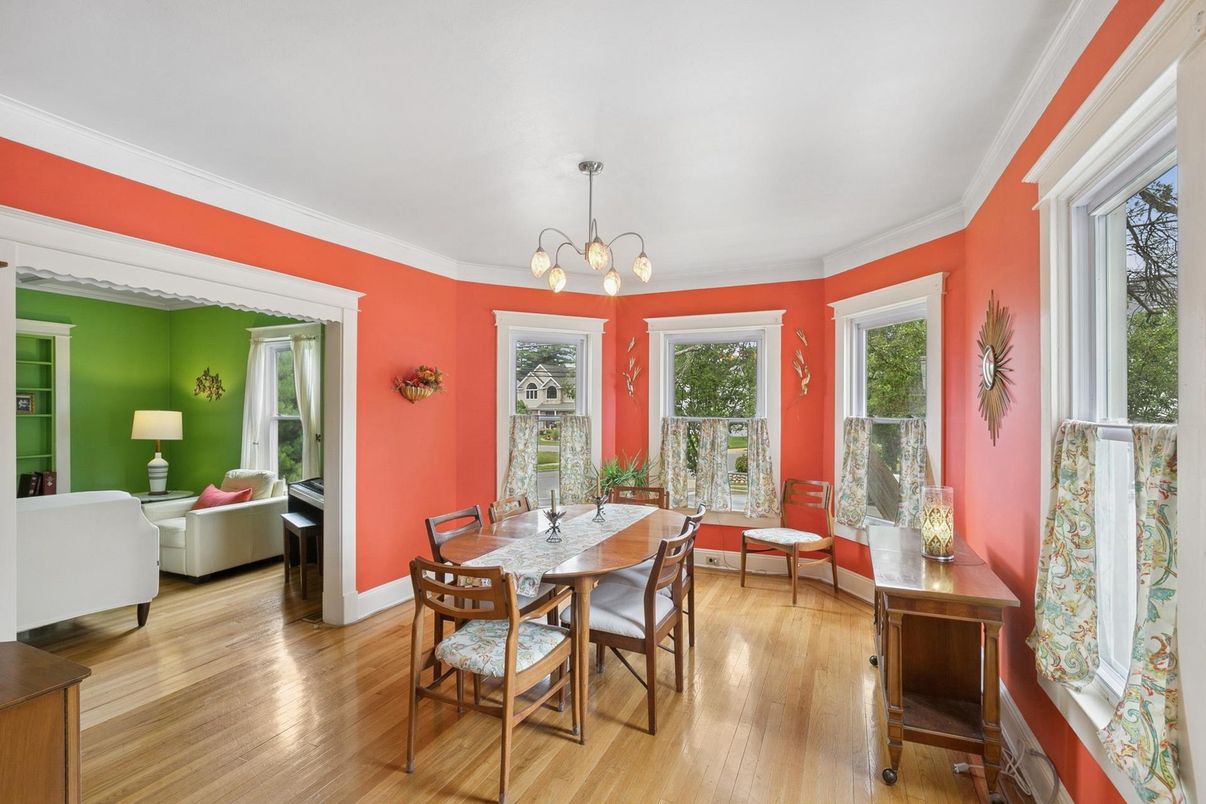 Chandelier, Dining room, Interior, Living room, Wood Texture Flooring