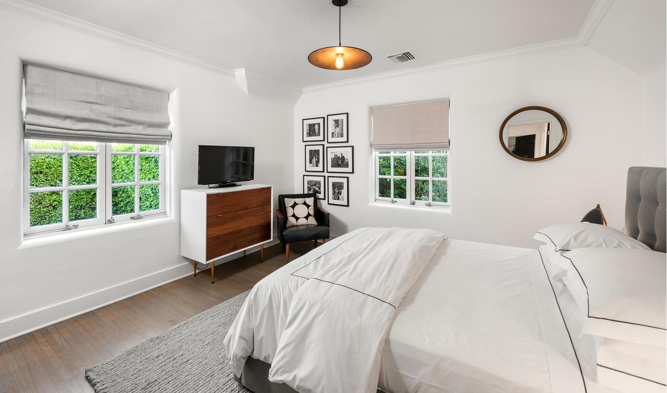 Bedroom, Interior, Pendant Lights, Wood Texture Flooring