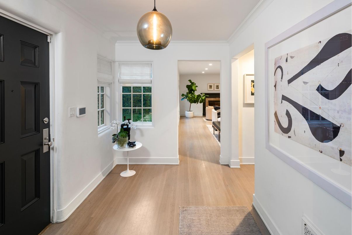 Interior, Pendant Lights, Recessed Lighting, Wood Texture Flooring