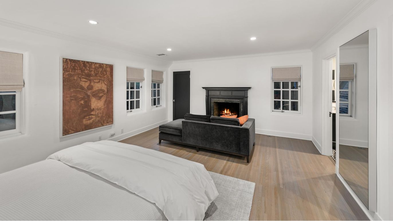 Bedroom, Fireplace, Interior, Recessed Lighting, Wood Texture Flooring