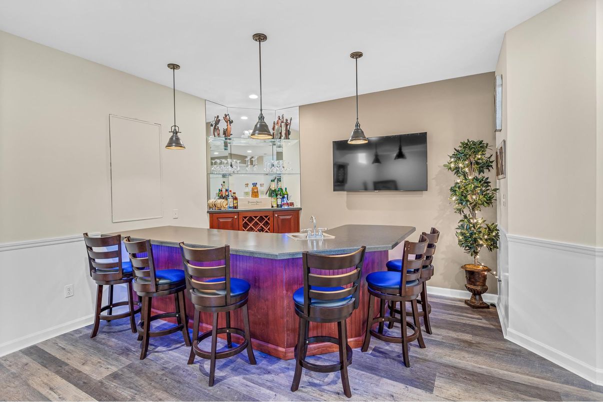 Interior, Pendant Lights, Recessed Lighting, Wood Texture Flooring