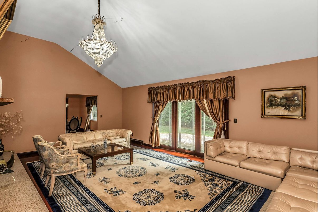 Chandelier, Interior, Living room