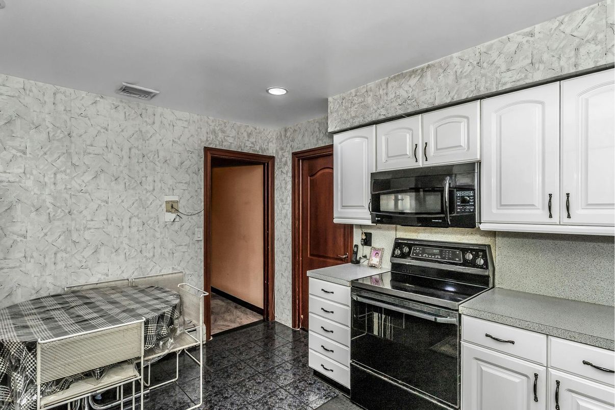 Interior, Kitchen, Marble Walls, Recessed Lighting