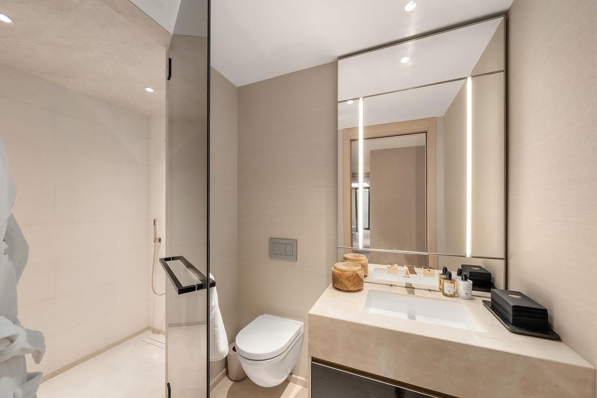 Bathroom, Interior, Recessed Lighting