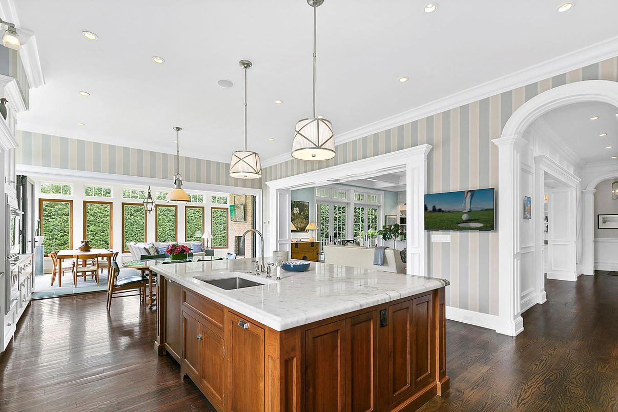 Dining room, Interior, Kitchen, Pendant Lights, Recessed Lighting, Wood Texture Flooring