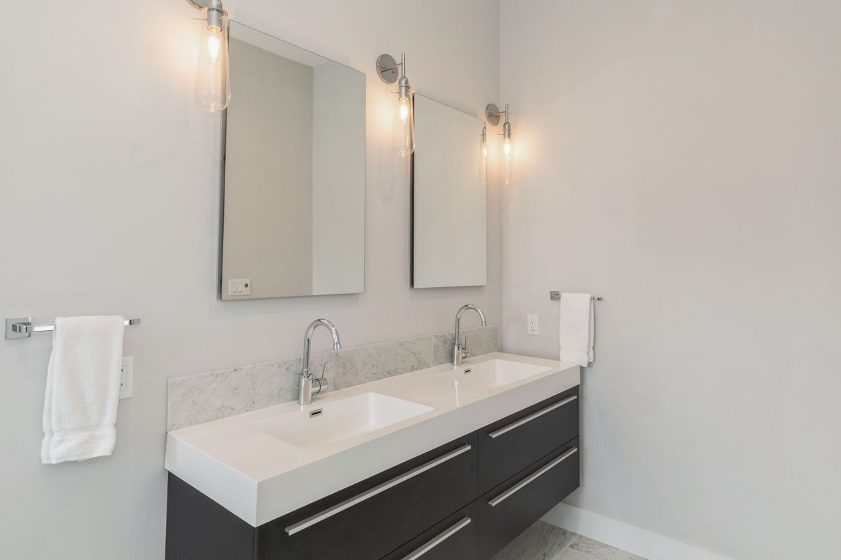 Bathroom, Dual Sink Vanities, Interior