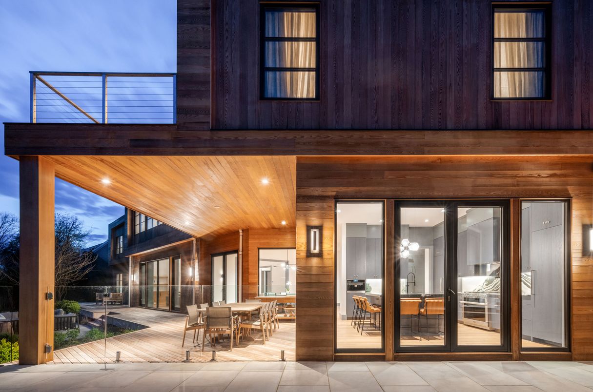 Exterior, Facade, Modern